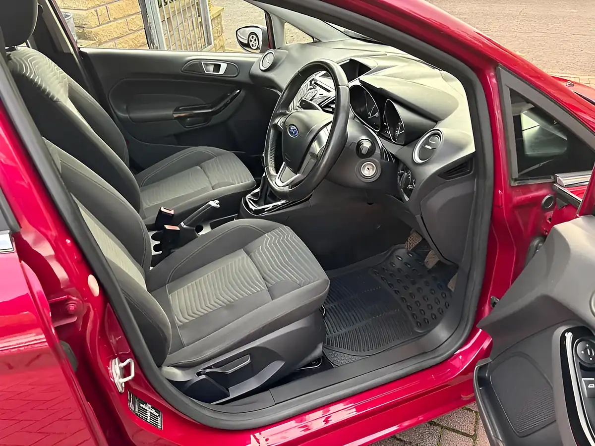 Used 2015 Ford Fiesta Zetec Red - Interior and Exterior details 11