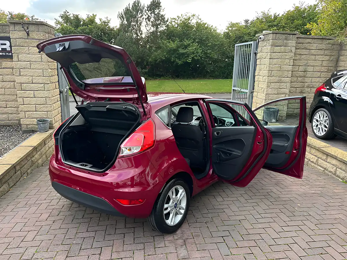 Used 2015 Ford Fiesta Zetec Red - Interior and Exterior details 19