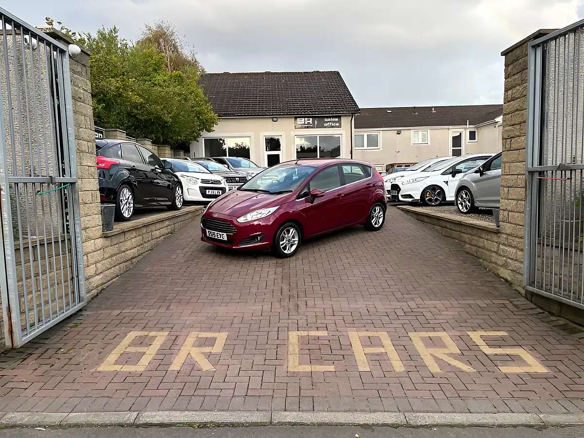 Used 2015 Ford Fiesta Zetec Red - Interior and Exterior details 3