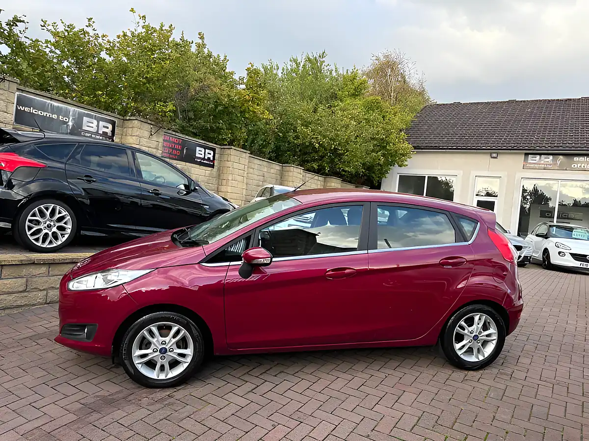 Used 2015 Ford Fiesta Zetec Red - Interior and Exterior details 5