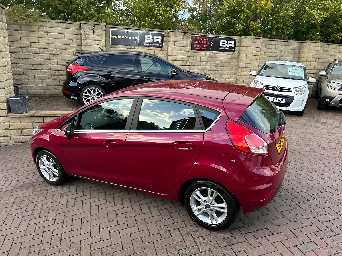 Used 2015 Ford Fiesta Zetec Red - Interior and Exterior details 6