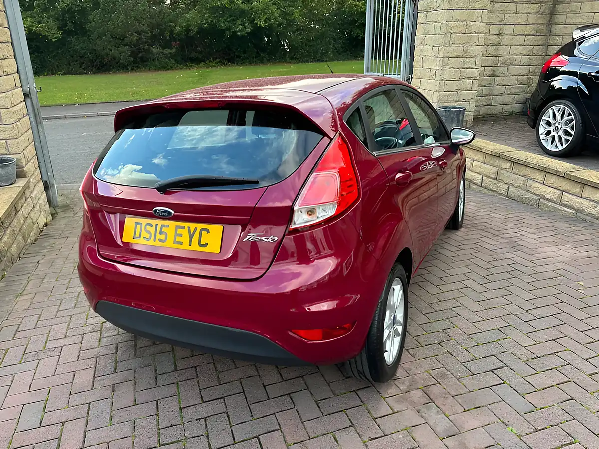 Used 2015 Ford Fiesta Zetec Red - Interior and Exterior details 9