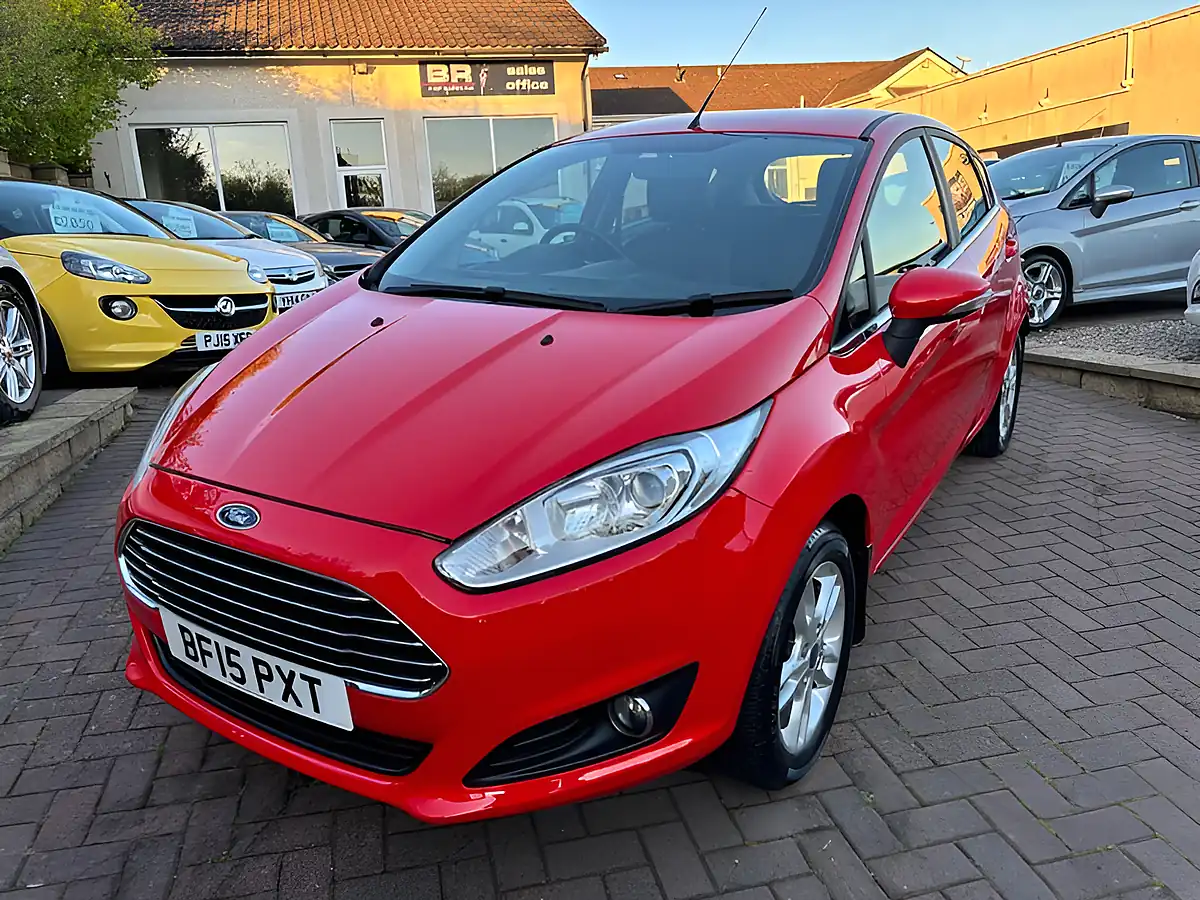 Used 2015 Ford Fiesta Zetec Red - Interior and Exterior details 4