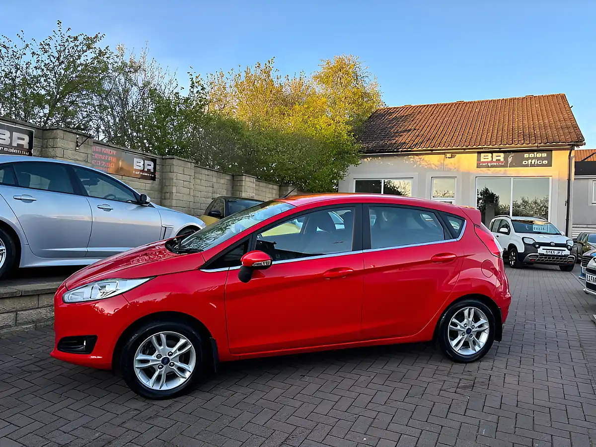 Used 2015 Ford Fiesta Zetec Red - Interior and Exterior details 5