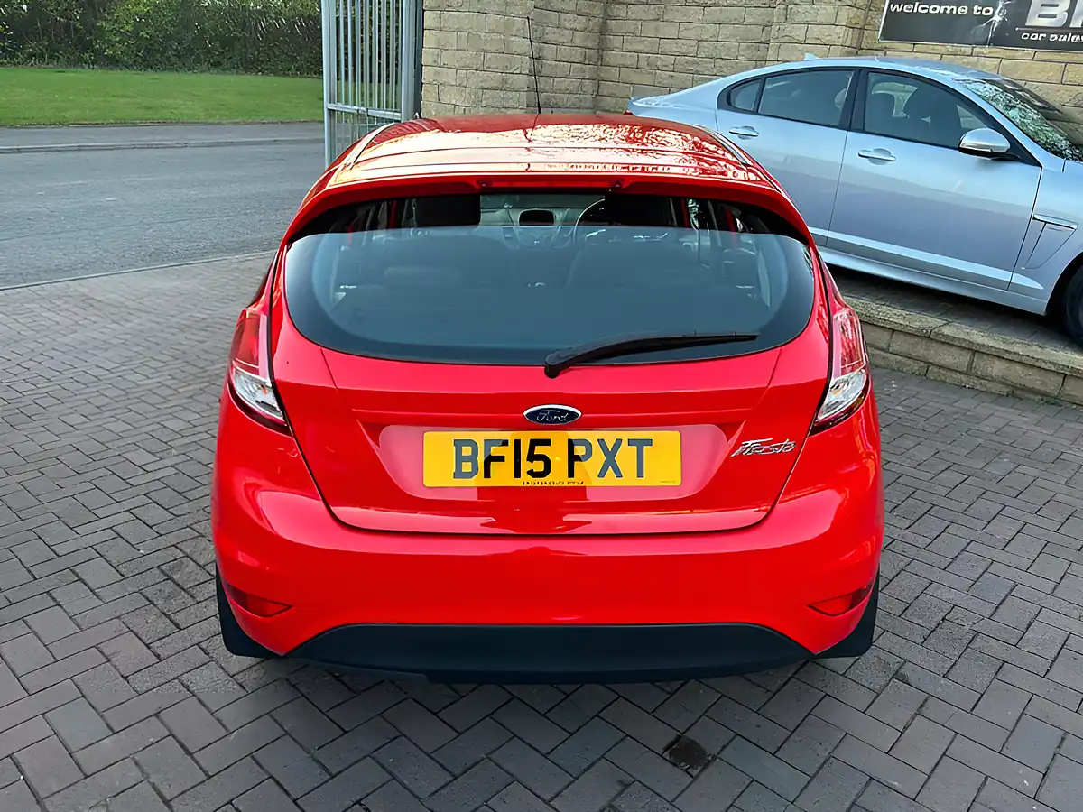 Used 2015 Ford Fiesta Zetec Red - Interior and Exterior details 9