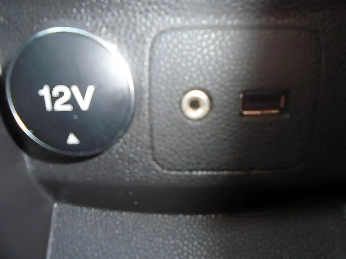 Used 2015 Ford Fiesta Zetec Red - Interior and Exterior details 10