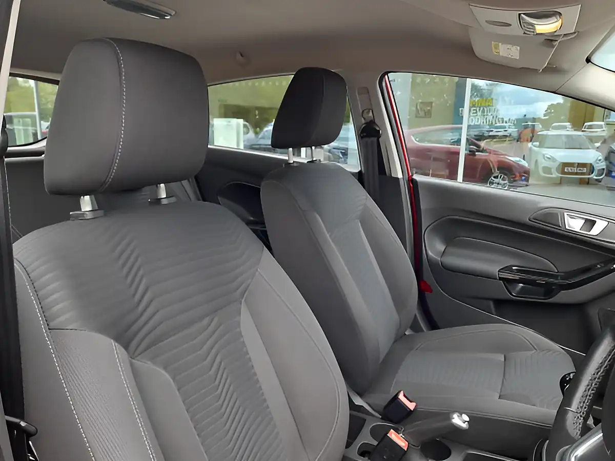 Used 2015 Ford Fiesta Zetec Red - Interior and Exterior details 13