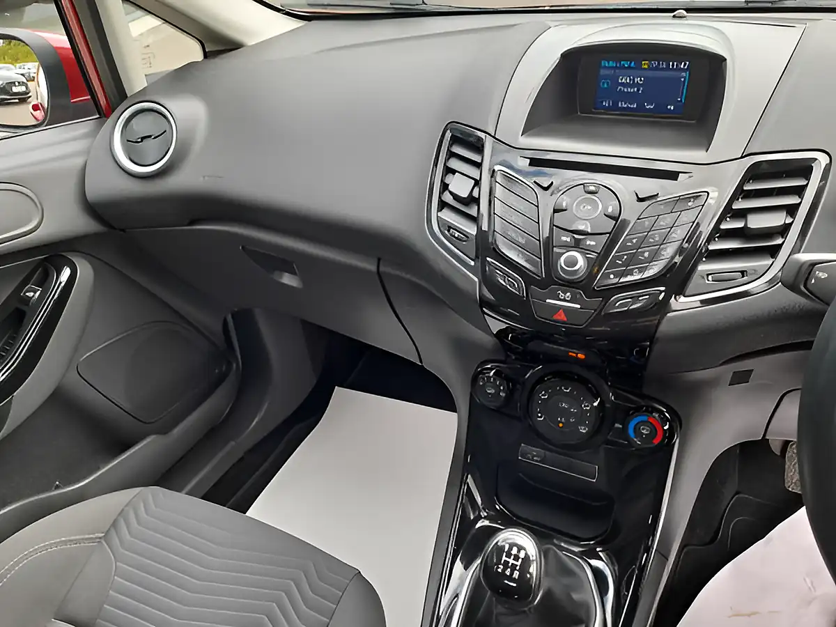 Used 2015 Ford Fiesta Zetec Red - Interior and Exterior details 15
