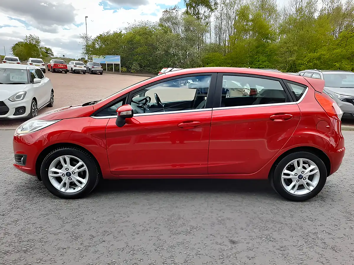 Used 2015 Ford Fiesta Zetec Red - Interior and Exterior details 4
