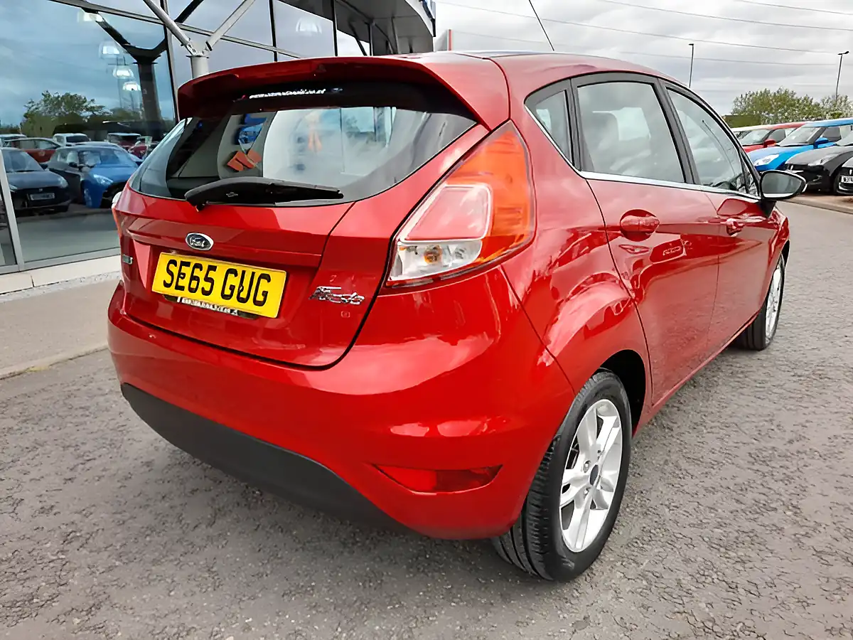 Used 2015 Ford Fiesta Zetec Red - Interior and Exterior details 8