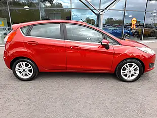 Used 2015 Ford Fiesta Zetec Red - Interior and Exterior details 9