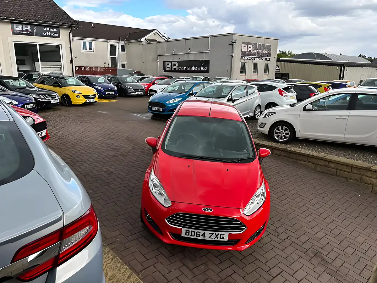 Used 2015 Ford Fiesta Zetec Red - Interior and Exterior details 17