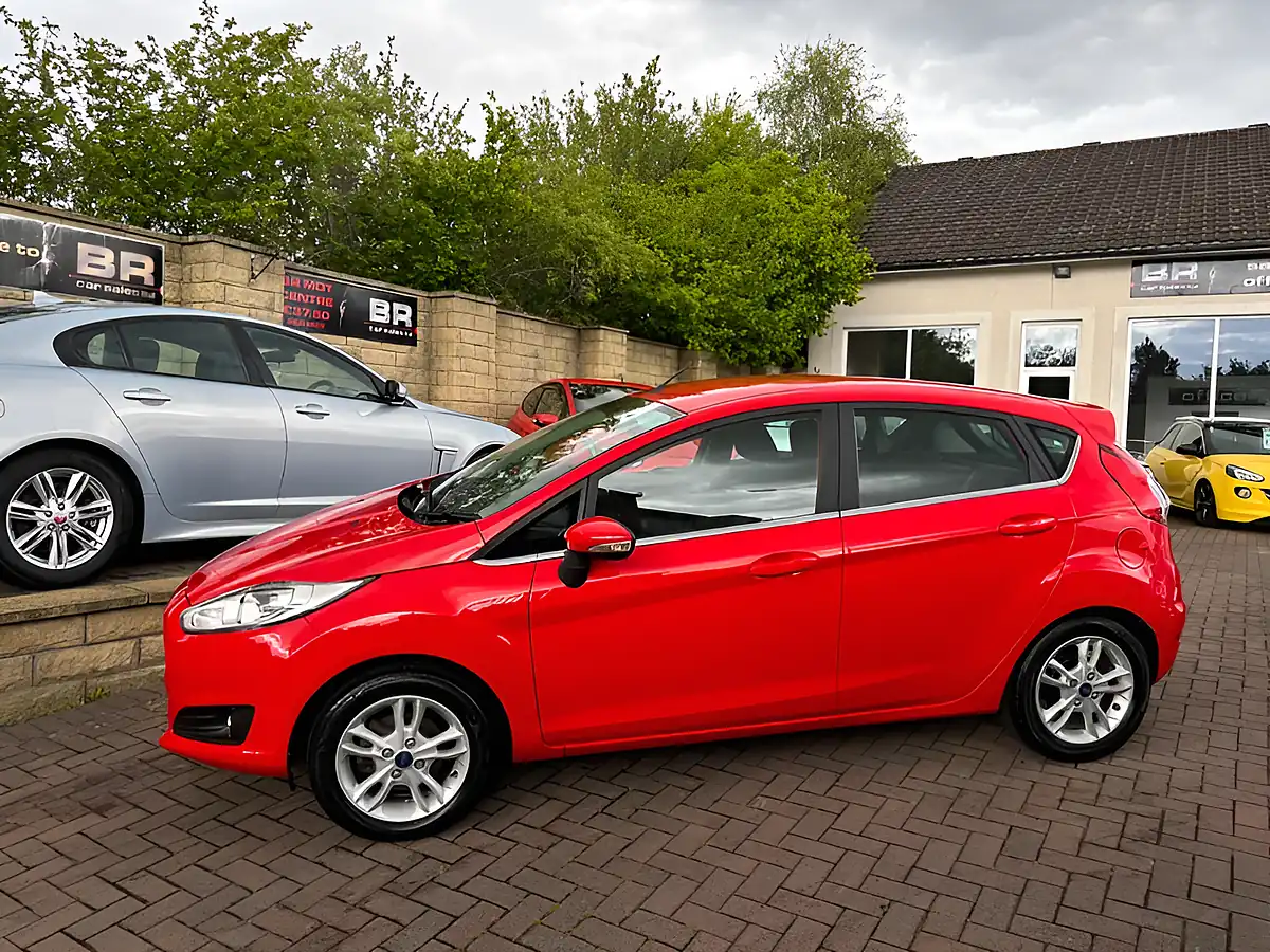Used 2015 Ford Fiesta Zetec Red - Interior and Exterior details 5