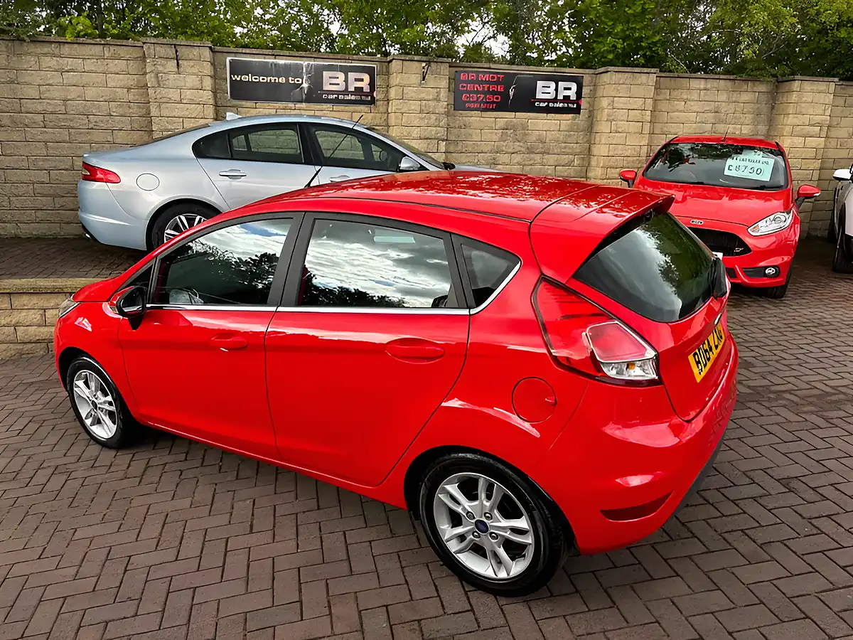 Used 2015 Ford Fiesta Zetec Red - Interior and Exterior details 8
