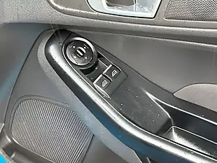 Used 2015 Ford Fiesta Zetec S Blue - Interior and Exterior details 16