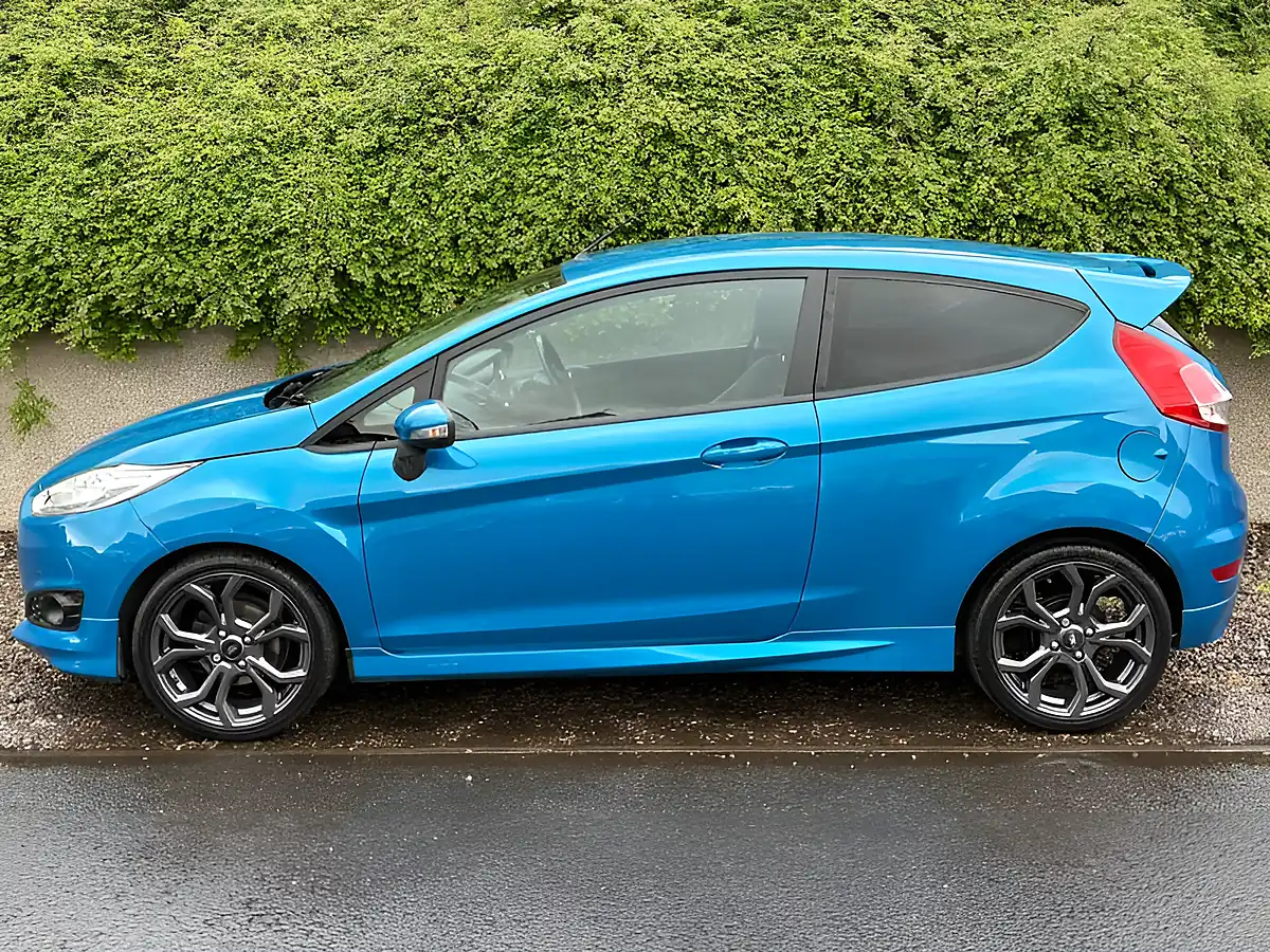Used 2015 Ford Fiesta Zetec S Blue - Interior and Exterior details 3