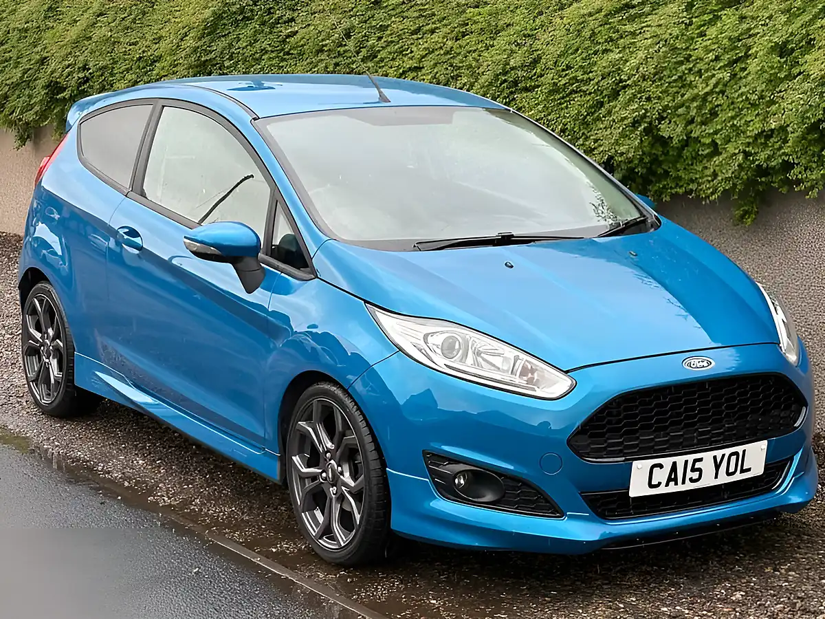 Used 2015 Ford Fiesta Zetec S Blue - Interior and Exterior details 4
