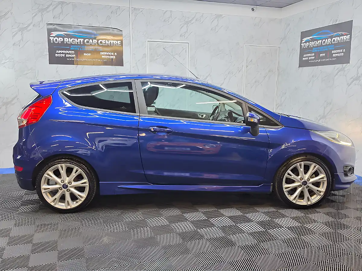 Used 2015 Ford Fiesta Zetec S Blue - Interior and Exterior details 10