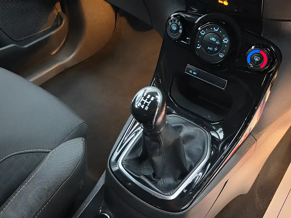 Used 2015 Ford Fiesta Zetec S Blue - Interior and Exterior details 16