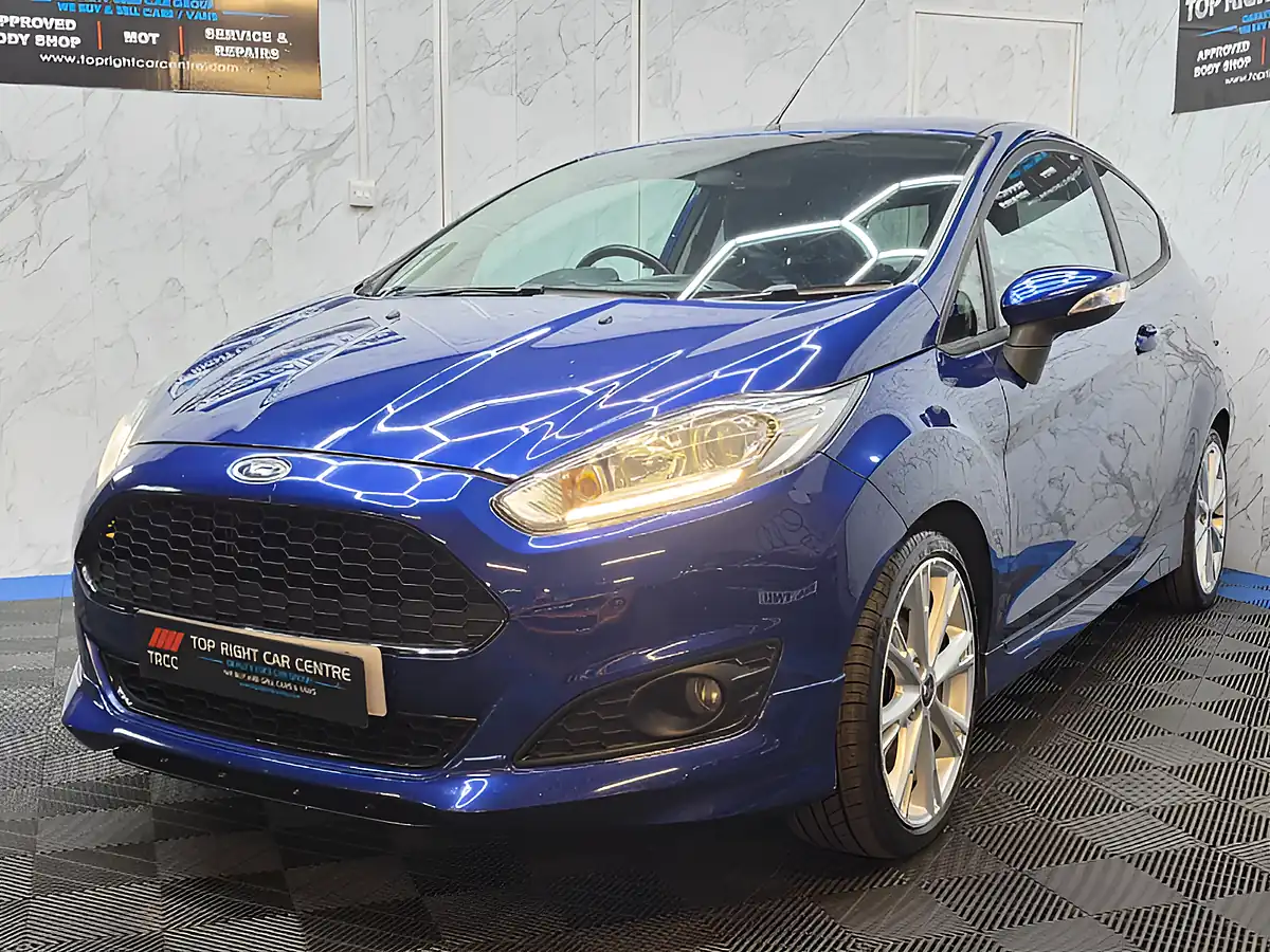 Used 2015 Ford Fiesta Zetec S Blue - Interior and Exterior details 4