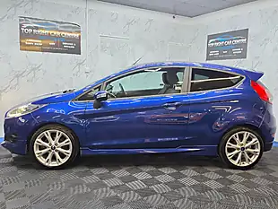 Used 2015 Ford Fiesta Zetec S Blue - Interior and Exterior details 8