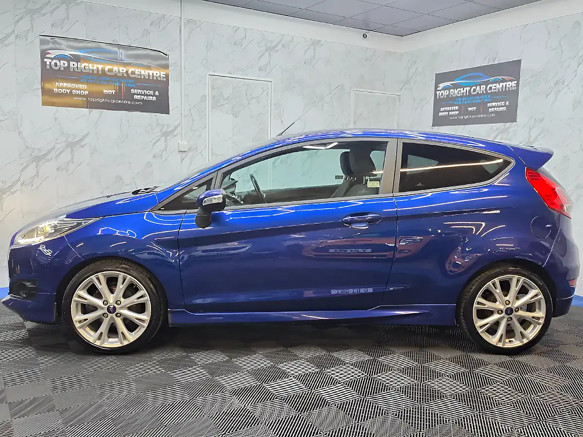 Used 2015 Ford Fiesta Zetec S Blue - Interior and Exterior details 8