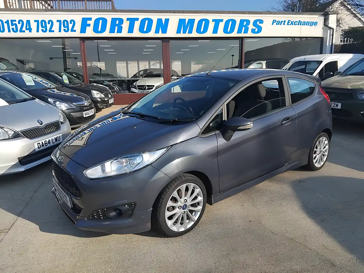 Used 2015 Ford Fiesta Zetec S Grey - Interior and Exterior details 10