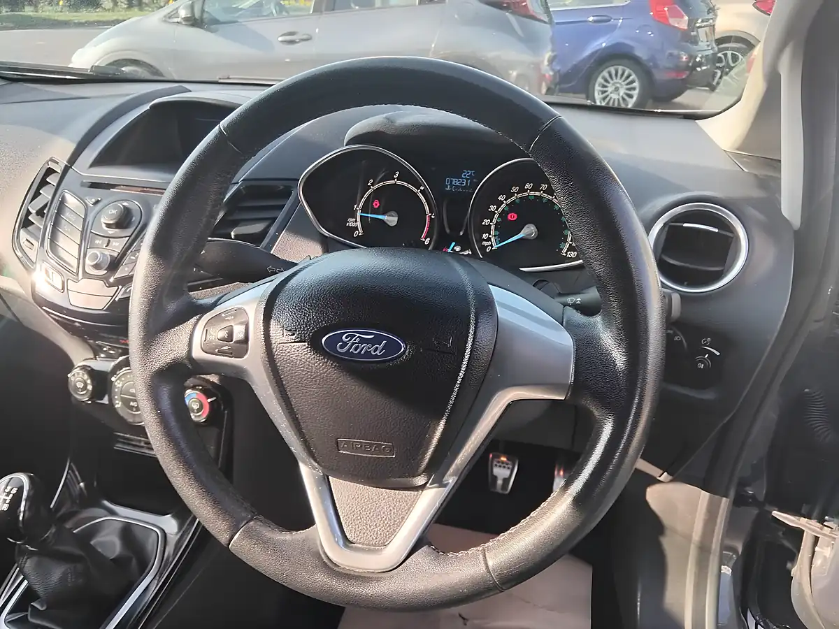 Used 2015 Ford Fiesta Zetec S Grey - Interior and Exterior details 17