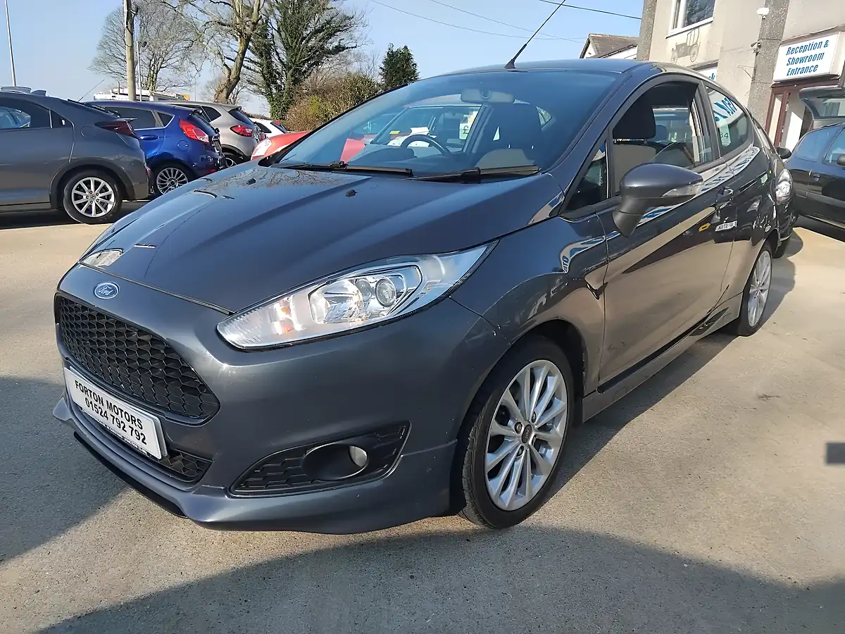 Used 2015 Ford Fiesta Zetec S Grey - Interior and Exterior details 4