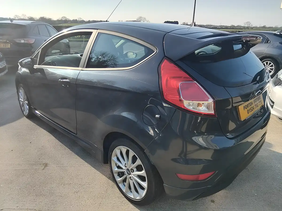 Used 2015 Ford Fiesta Zetec S Grey - Interior and Exterior details 6