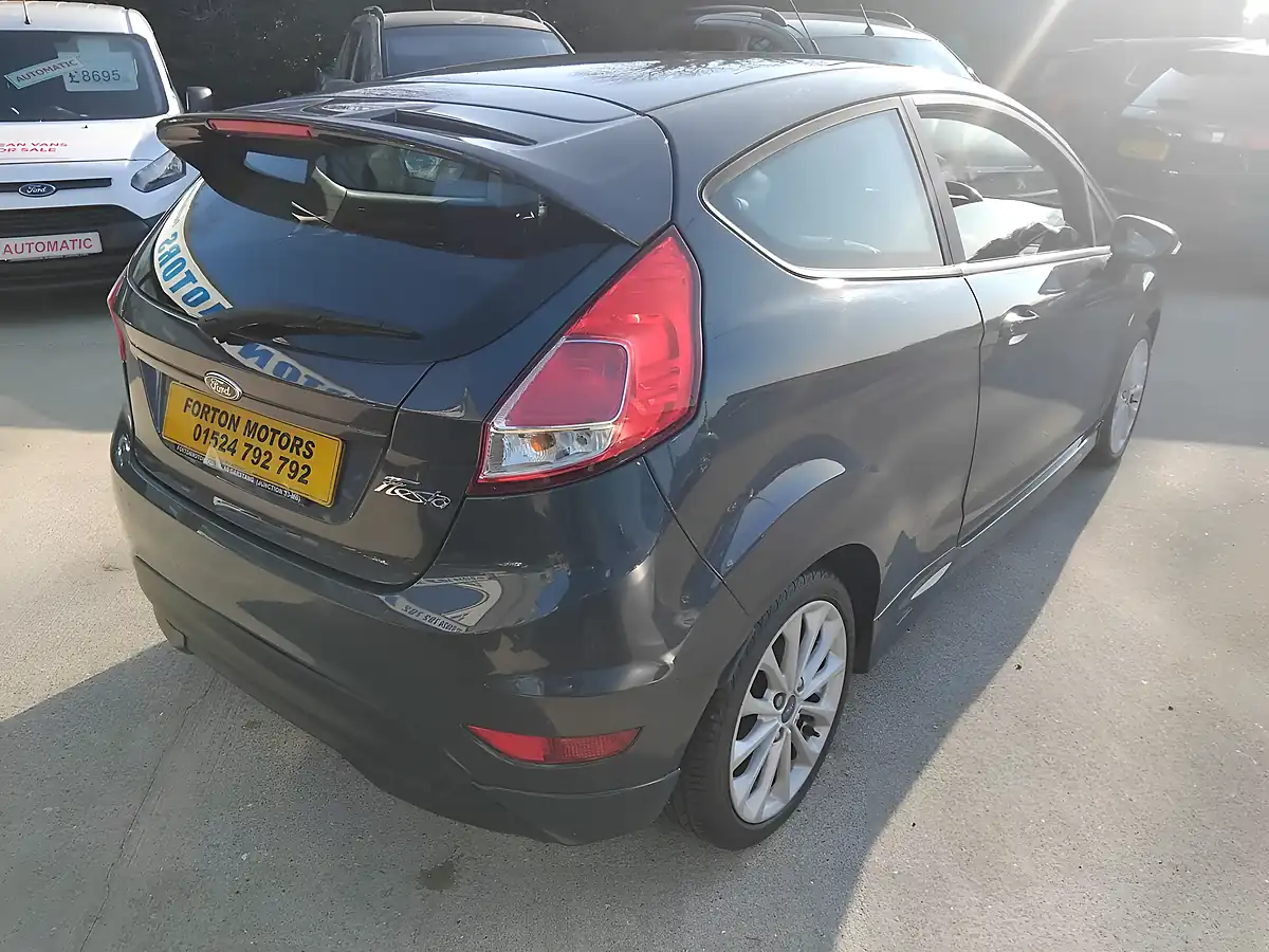 Used 2015 Ford Fiesta Zetec S Grey - Interior and Exterior details 8