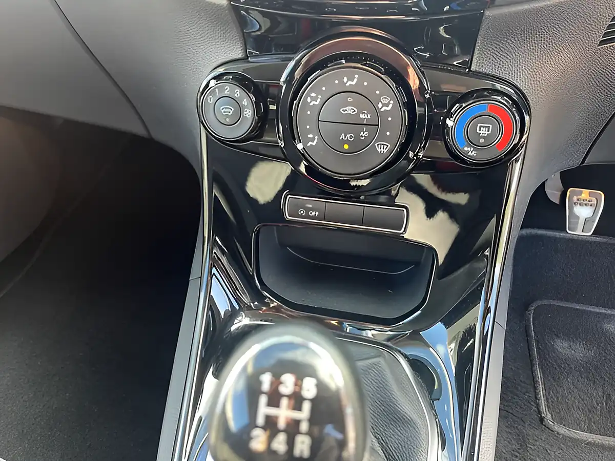 Used 2015 Ford Fiesta Zetec S Red - Interior and Exterior details 9