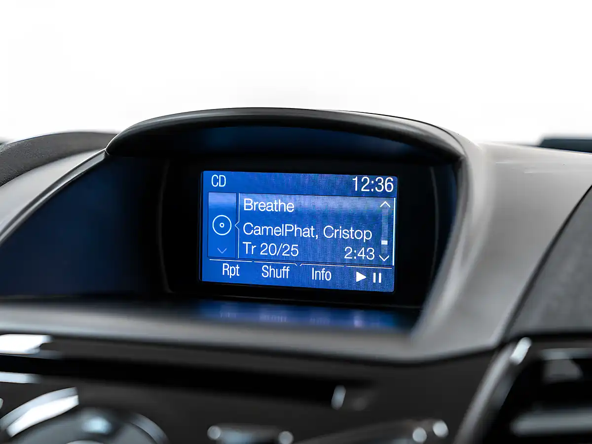 Used 2015 Ford Fiesta Zetec S Red - Interior and Exterior details 18