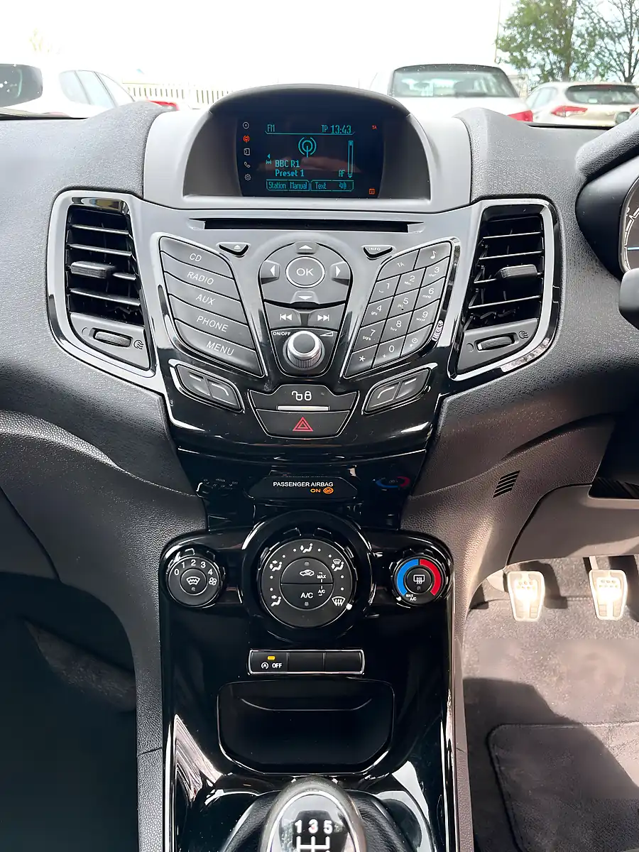 Used 2015 Ford Fiesta Zetec S Red - Interior and Exterior details 17