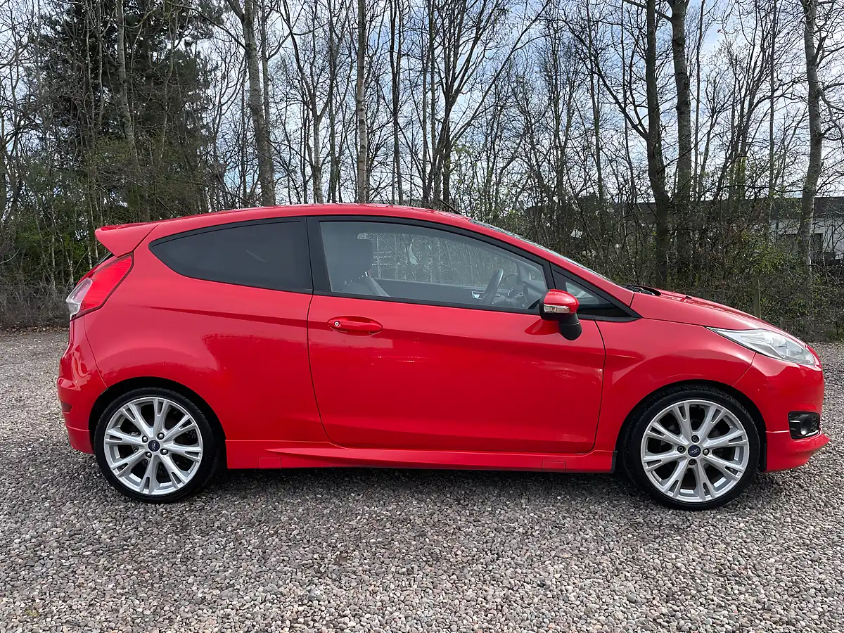 Used 2015 Ford Fiesta Zetec S Red - Interior and Exterior details 5