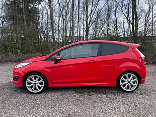 Used 2015 Ford Fiesta Zetec S Red - Interior and Exterior details 6