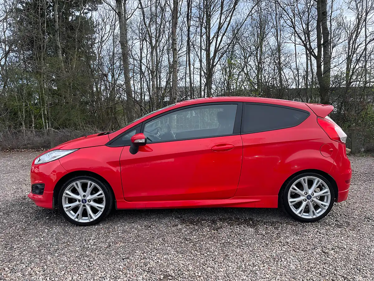 Used 2015 Ford Fiesta Zetec S Red - Interior and Exterior details 6