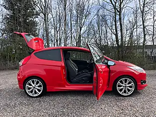 Used 2015 Ford Fiesta Zetec S Red - Interior and Exterior details 7