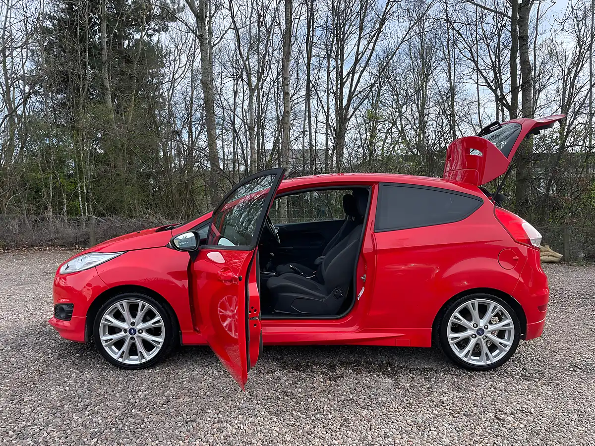 Used 2015 Ford Fiesta Zetec S Red - Interior and Exterior details 8