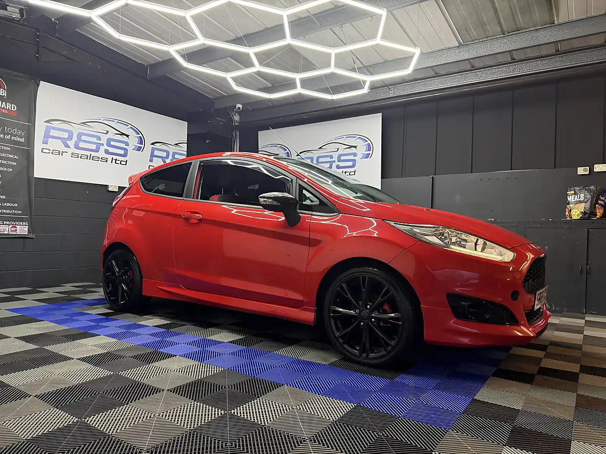 Used 2015 Ford Fiesta Zetec S Red - Interior and Exterior details 3