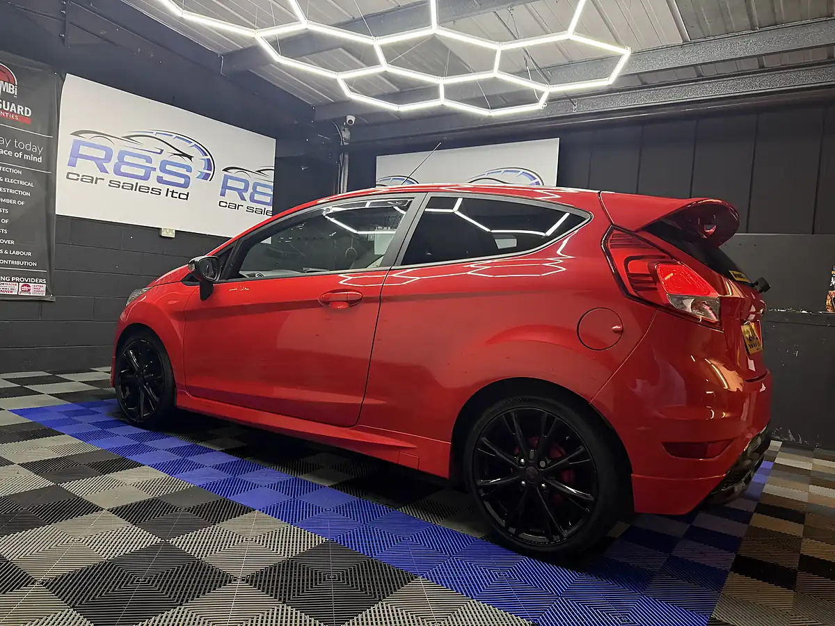 Used 2015 Ford Fiesta Zetec S Red - Interior and Exterior details 6