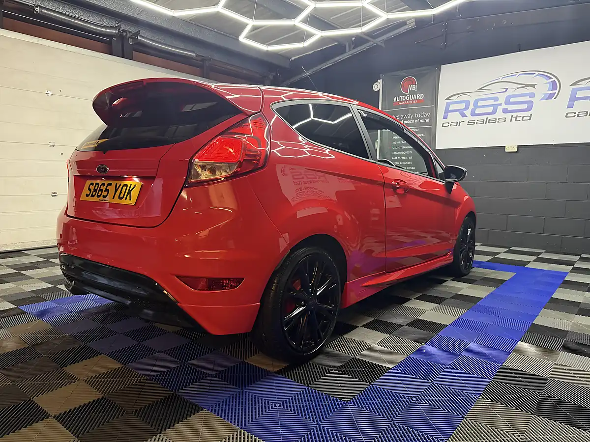 Used 2015 Ford Fiesta Zetec S Red - Interior and Exterior details 8