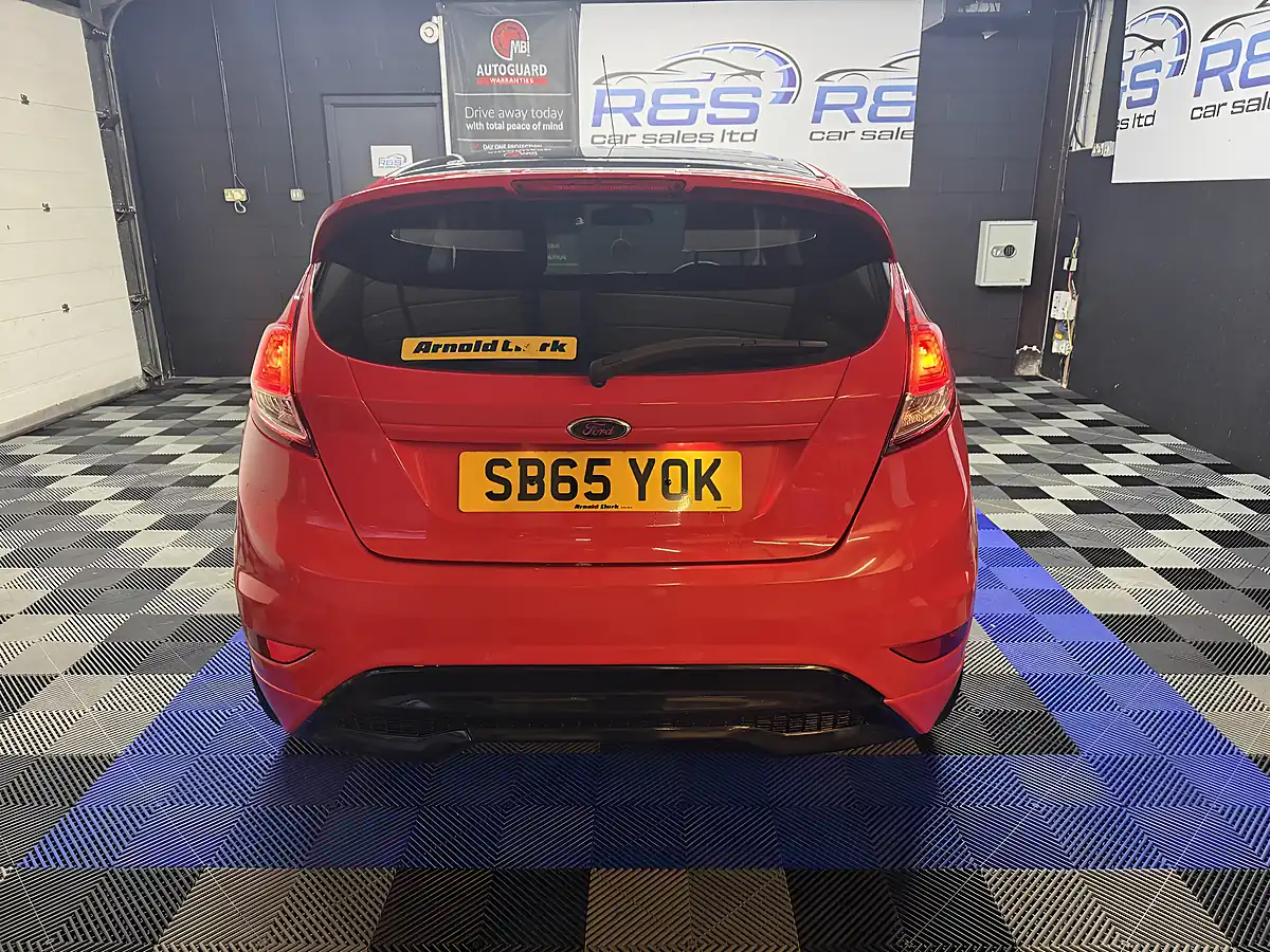 Used 2015 Ford Fiesta Zetec S Red - Interior and Exterior details 9