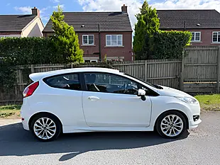 Used 2015 Ford Fiesta Zetec S White - Interior and Exterior details 4