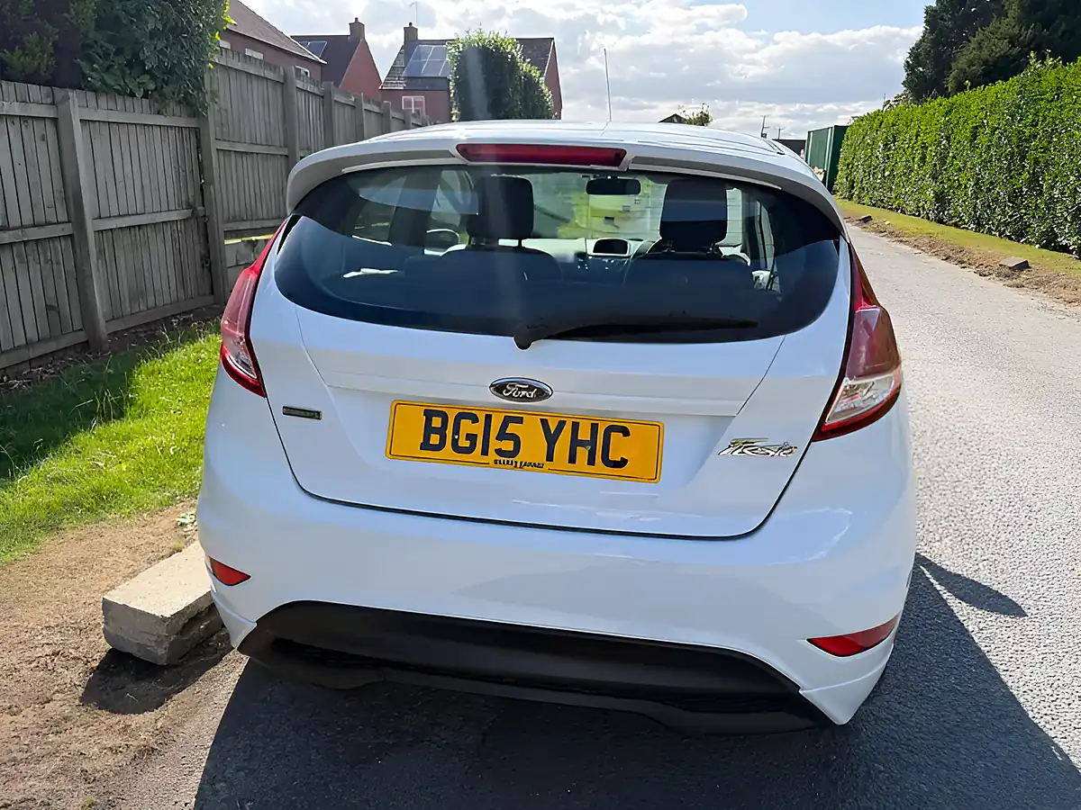 Used 2015 Ford Fiesta Zetec S White - Interior and Exterior details 6