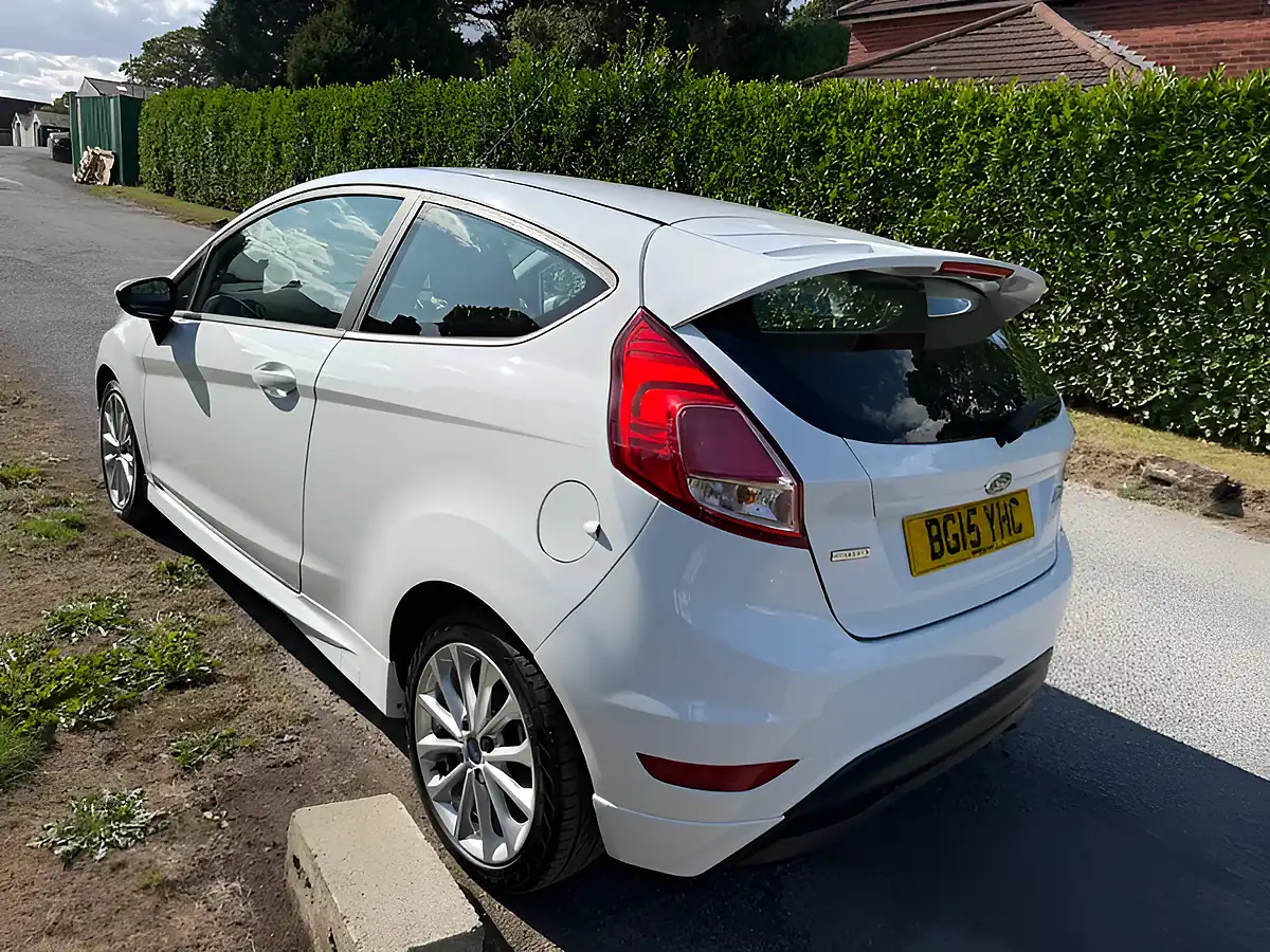 Used 2015 Ford Fiesta Zetec S White - Interior and Exterior details 7