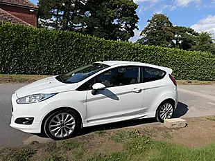 Used 2015 Ford Fiesta Zetec S White - Interior and Exterior details 8