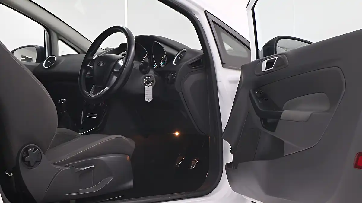 Used 2015 Ford Fiesta Zetec S White - Interior and Exterior details 10