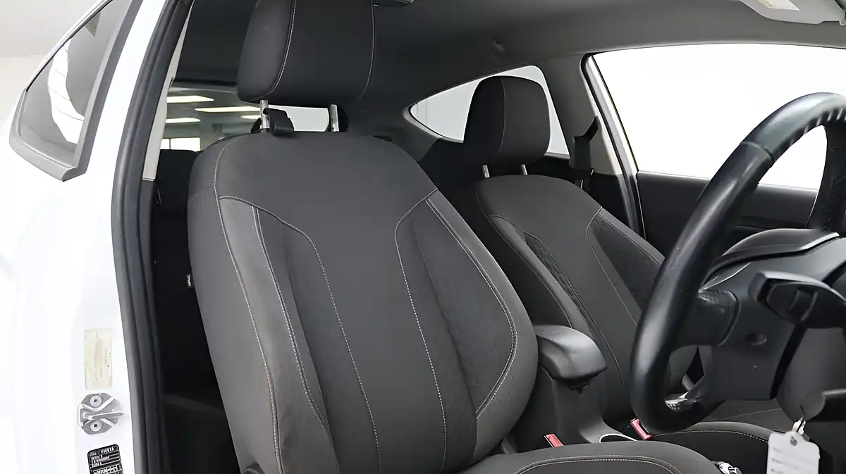 Used 2015 Ford Fiesta Zetec S White - Interior and Exterior details 12