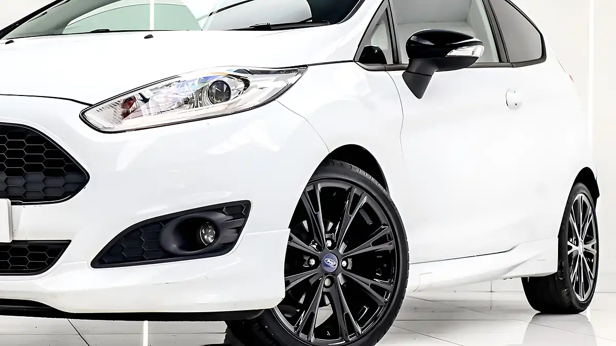 Used 2015 Ford Fiesta Zetec S White - Interior and Exterior details 6